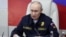 Ruski predsednik Vladimir Putin posmatra vojne vežbe ruske Pacifičke flote u oblasti Sahalina 12. avgusta.