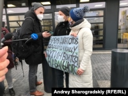 Активисты в аэропорту Берлин-Бранденбург имени Вилли Брандта