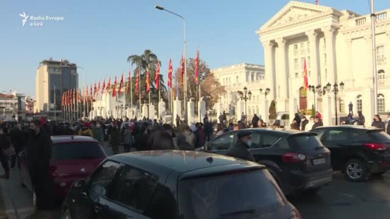 VMRO-ja në protestë, akuzon kryeministrin Zaev për shitjen e interesave kombëtare