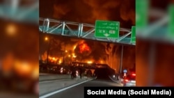 Ysraýylyň eýran nebit ammarlaryna uran howa zarbalarynyň netijesinde Tähranda uly ýangyn döredi.