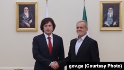 ირაკლი კობახიძემ ალი მოჯანის განცხადებებზე კომენტარი გააკეთა. ფოტოზე: ირაკლი კობახიძე (მარცხნივ) და ირანის პრეზიდენტი მასუდ ფეზეშქიანი