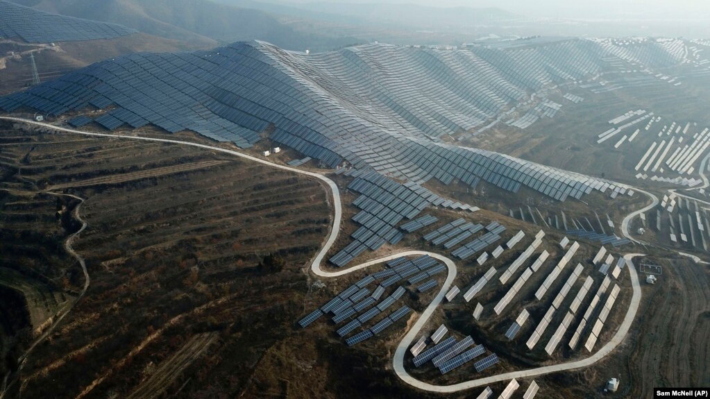 نیروگاه خورشیدی در منطقه‌ای در چین