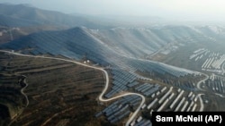 مزرعه تولید انرژی خورشیدی در استان شانشی چین