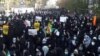 عکس خبرگزاری ایسنا از اجتماع شماری از شهروندان تهران به‌ مناسبت سالروز اشغال سفارت آمریکا در روز ۱۳ آبان ۱۴۰۰