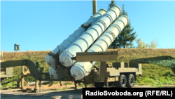 Sisteme të mbrojtjes ajrore S-300 në Ukrainë. Fotografi nga arkivi. 