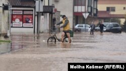 Përmbytjet nga shirat e dendur në Otes, Bosnje e Hercegovinë.