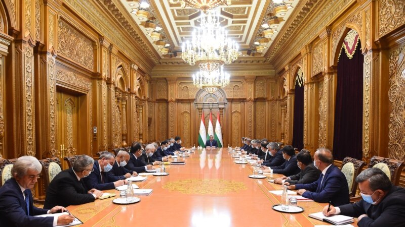 Президент Таджикистана поручил обеспечить население электричеством и теплом 