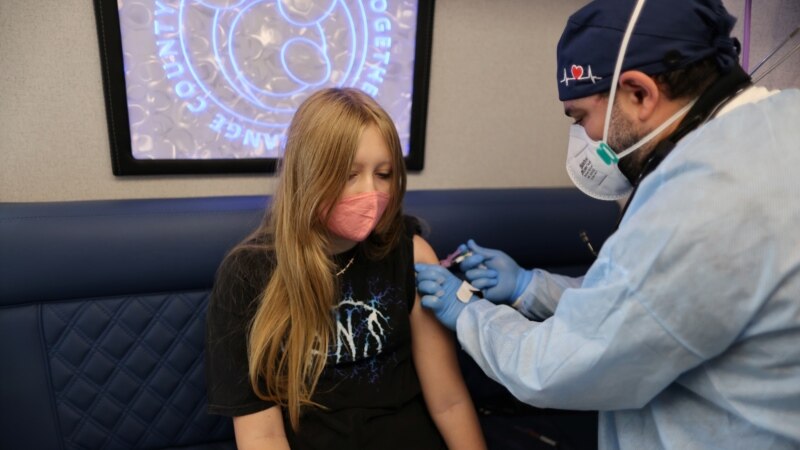 SAD najavile odobrenje buster doze vakcine za adolescente