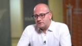 Евродепутатът Радан Кънев в Студио България на Свободна Европа.
