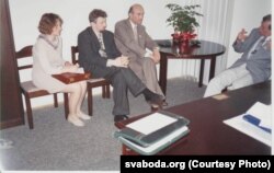 Галіна Навумчык, Сяргей Навумчык і Зянон Пазьняк зь Лехам Валэнсам, 24 красавіка 1996, Гданьск