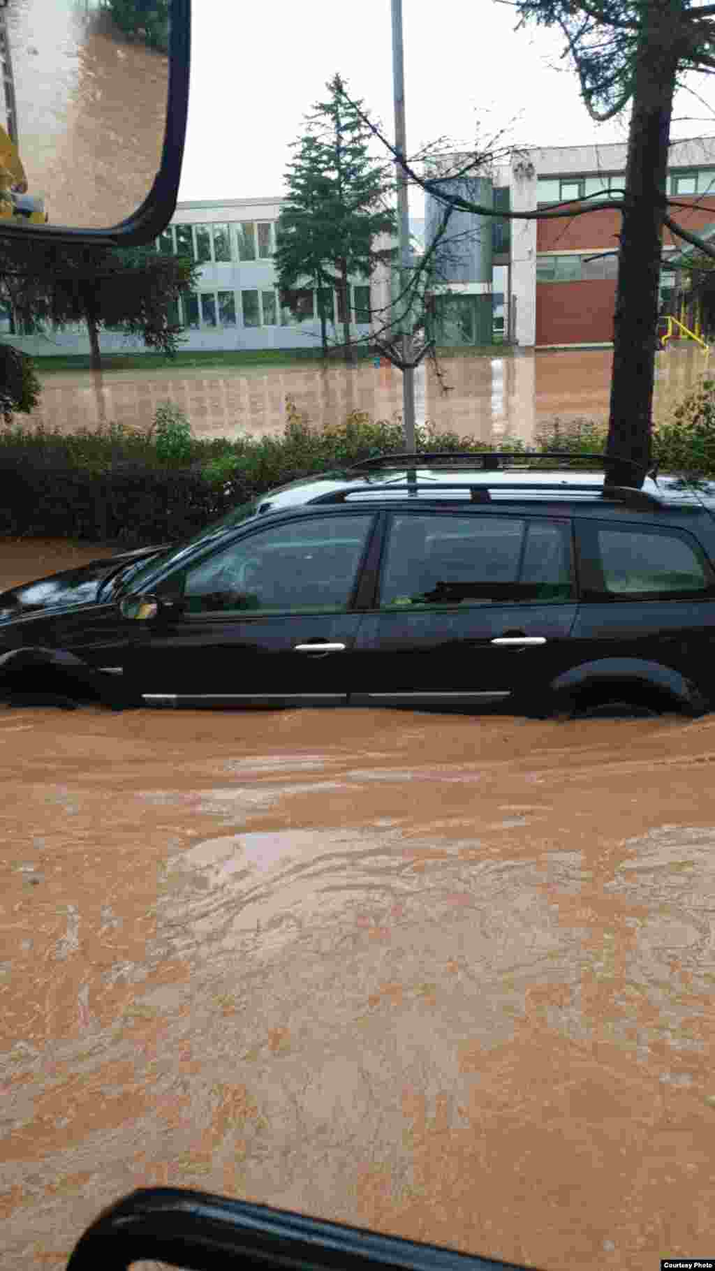 Poplave u naselju Rajlovac