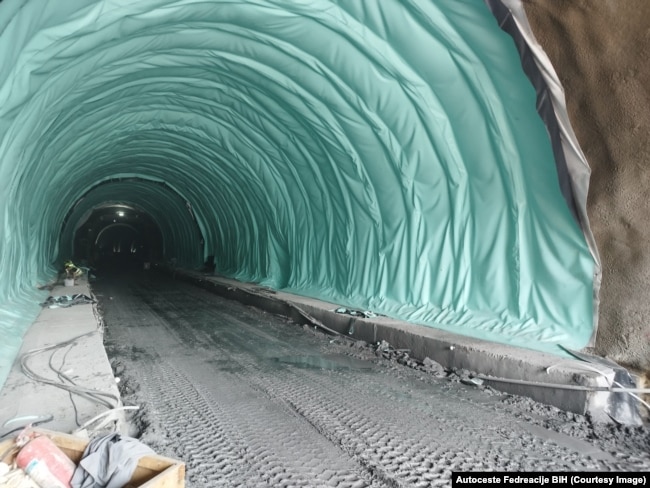 Tunel Hranjen, dio projekta povezivanja Sarajeva s Beogradom. Njegova izgradnja traje već sedam godina.