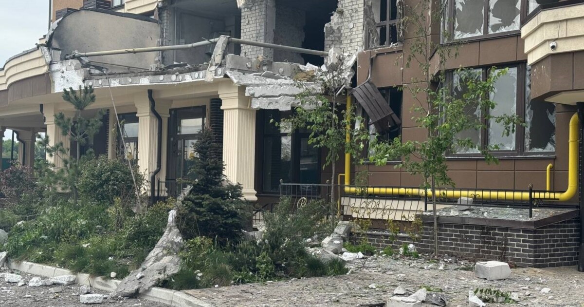 Влада кількох областей повідомила про руйнування через ранкову російську атаку Влада кількох областей повідомила про руйнування через ранкову російську атаку