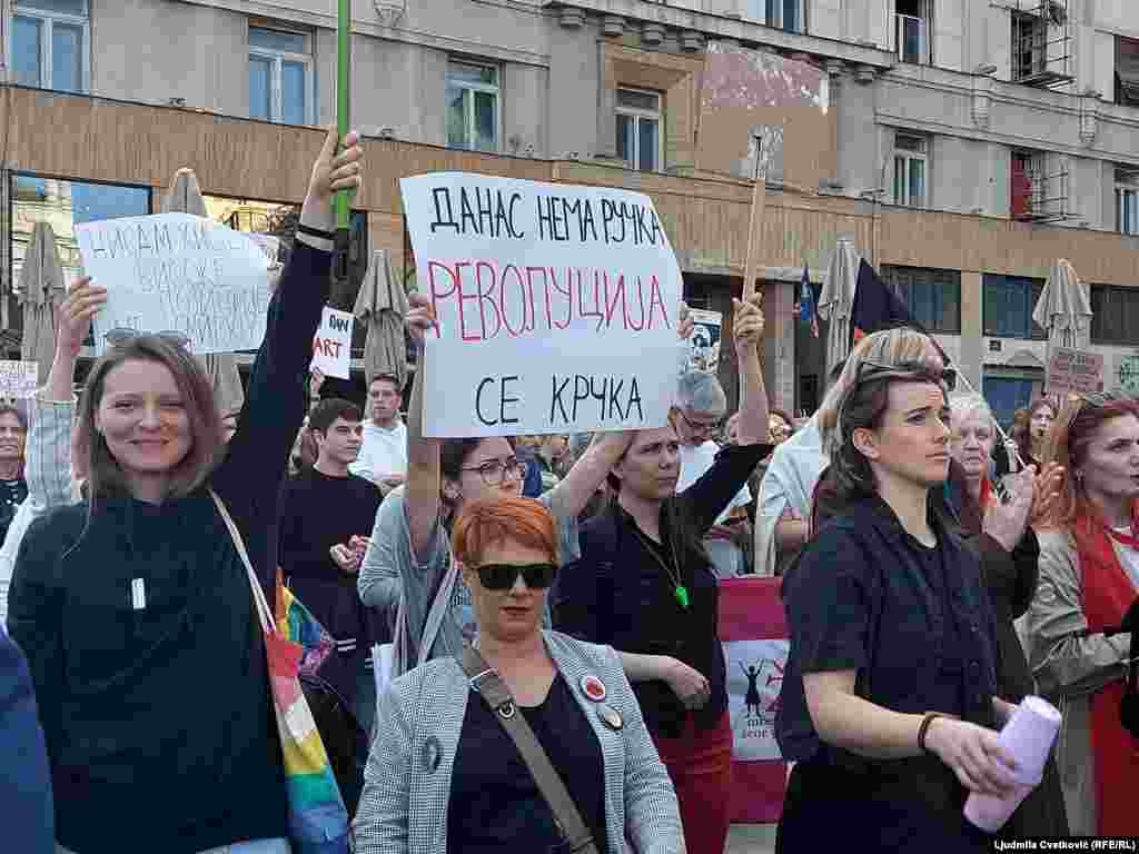 Na maršu je ukazano na &quot;teret neplaćenog, potplaćenog i nepriznatog rada koji uglavnom obavljaju žene, a od koga profitira celo društvo&quot;.