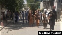 Талибы пришли в офис "Толо ТВ". 16 августа 2021
