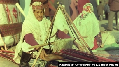 Жетілген әйелдердің қатысуымен жеке орыс порно