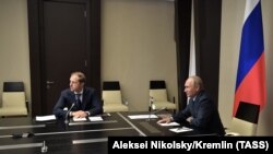 Володимир Путін під час телемосту 