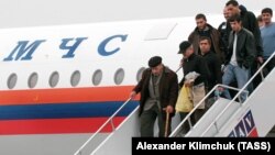 თვითმფრინავი, რომლითაც რუსეთიდან დეპორტირებული ქართველები თბილისში დააბრუნეს. 2006 წლის 11 ოქტომბერი