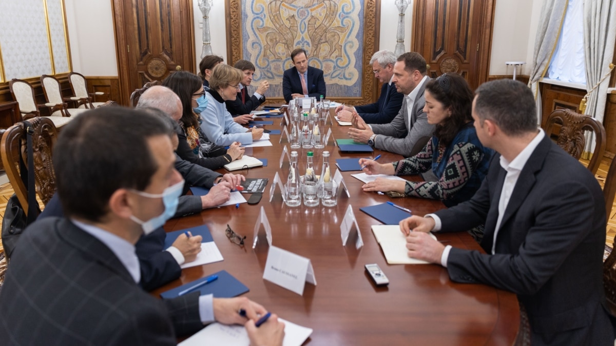 posly-g7-na-vstreche-s-ermakom-prizvali-prinyaty-zakonoproekt-o-sbu-bez-izmeneniy Послы G7 на встрече с Ермаком призвали принять законопроект о СБУ без изменений
