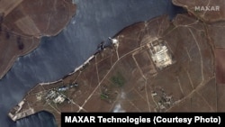 Вид на Новоозерное. Оккупированный Крым, 18 октября 2021 года. Satellite image ©2022 Maxar Technologies