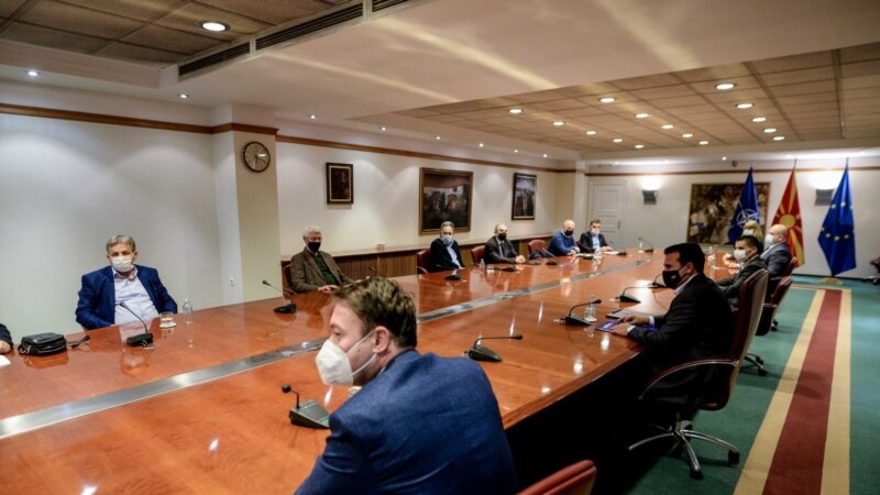 Заврши средбата на Заев со коалиционите партнери   