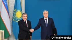 Uzbekistan / Kazakhstan - Shavkat Mirziyoyev, President of Uzbekistan and Kassym-Jomart Tokayev, President of Kazakhstan, Astana, 6Dec2021