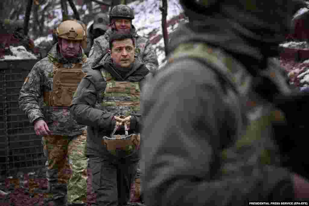2021 decemberében érkeztek az első híradások arról, hogy Oroszország csapatokat vont össze az ukrán határ közelében. 2022 februárjában megkezdődött a Belarusszal közös hadgyakorlat, február 24-én pedig Oroszország három oldalról indított katonai inváziót Ukrajna ellen