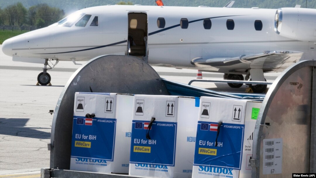 Jedna od pošiljki Pfizer vakcina koja je stigla na sarajevski aerodrom 