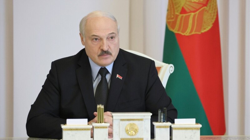 Лукашенко беларус учактары өзөктүк куралга ыңгайлаштырылганын айтты