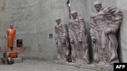 Помнік Сталіну ў Тэлаві абліты фарбай