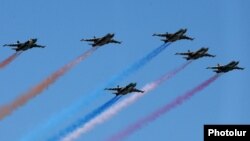 Armenia - Armenian Su-25 combat aircraft fly during a military parade in Yerevan, 21 September 2016.