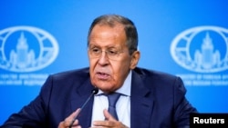 Szergej Lavrov beszédet tart az oroszországi diplomáciai testület előtt 2022. szeptember 19-én