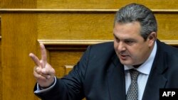 Министерот за одбрана на Грција, Панос Каменос