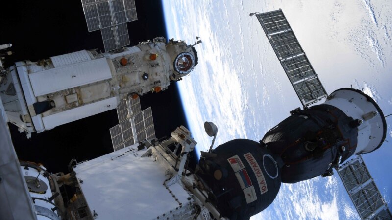 Rising Temperature Inside Soyuz Capsule Docked At ISS Poses No Danger To Crew, Roskosmos Says