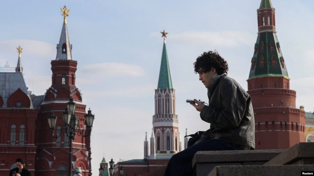 "Бе ВПН намешавад". Интернети суст кори тоҷирони Русияро сахт кардааст