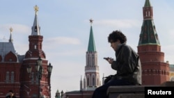Rusija periodično isključuje mobilni internet. Na fotografiji Moskva 17. mart 2026.