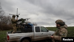 Военные мобильной группы противовоздушной обороны вблизи Купянска, ноябрь 2025 года (иллюстративное фото)