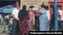 Ин аксро дафтари Ҳизби ҳокими халқии демократӣ дар Панҷакент рӯзи 4-уми август нашр кард