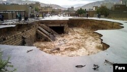 نشست زمین در پی جاری‌شدن سیلاب در ایلام