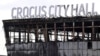 Ndërtesa e djegur e sallës së koncerteve Crocus në afërsi të Moskës më 26 mars, katër ditë pas sulmit me të shtëna ku u vranë mbi 140 njerëz.