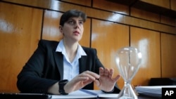 Procurorului șef al Parchetului European, Laura Codruța Kovesi, spune că instituția investighează în România opt cazuri de fraudă cu fonduri PNRR.