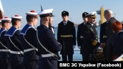 Командующего ВМС ВС Украины адмирала Игоря Воронченко наградили орденом Франции