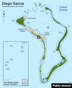 Карта базы Диего-Гарсия на архипелаге Чагос, составляющем "Британскую Территорию в Индийском океане".