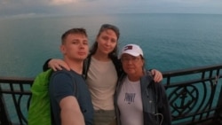 Светлана Бурим с невесткой и сыном