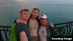 Светлана Бурим с невесткой и сыном