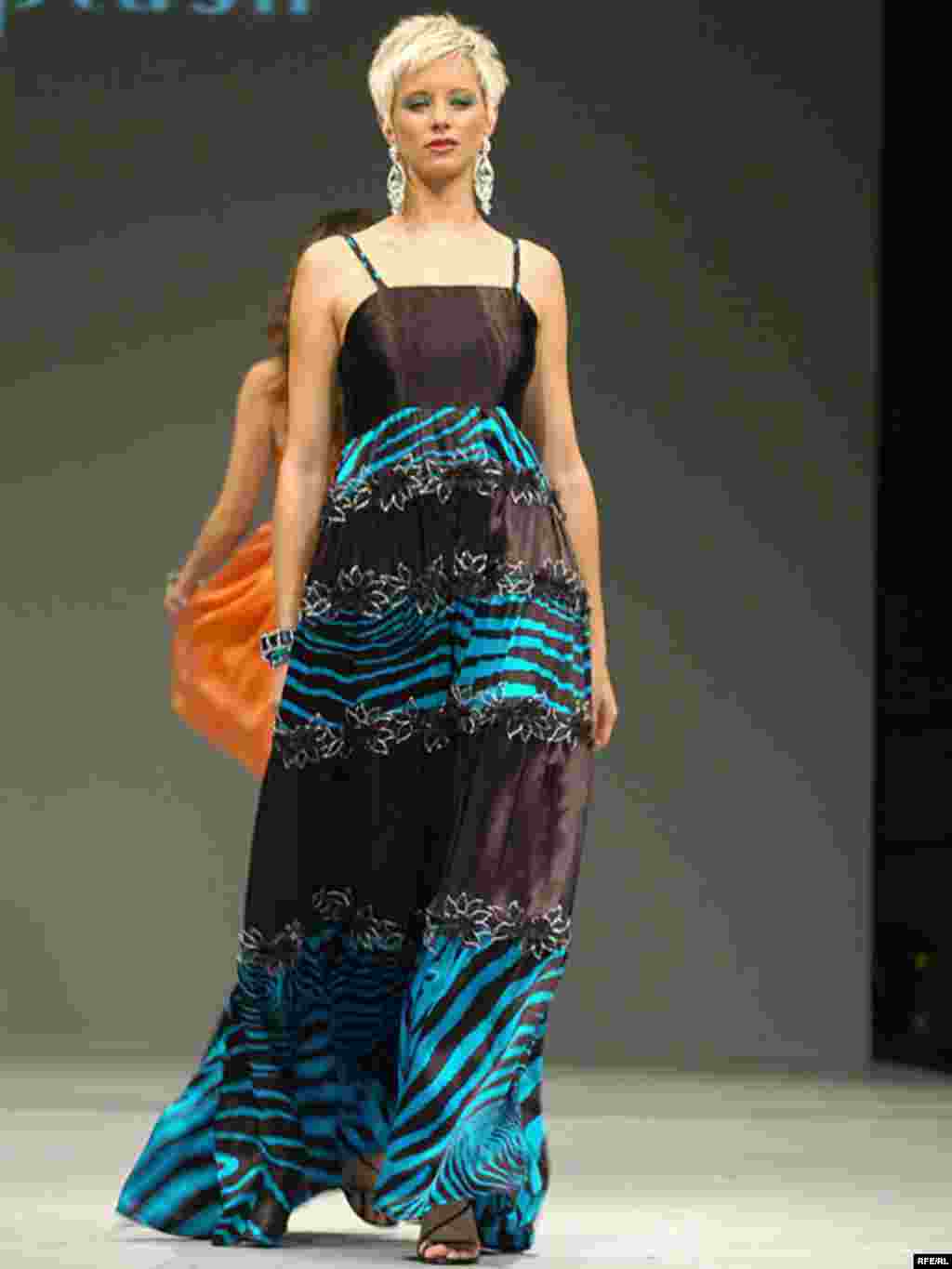 UAE - Dubai Fashion Week, 25Oct2007