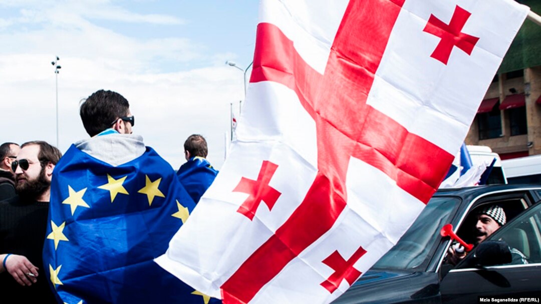 Принятая сегодня резолюция Европарламента содержит не только положения о достижениях Грузии, но и нарекания в ее адрес