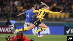 یکی از لحظات هیجانی بازی های فوتبال جام جهانی زنان 