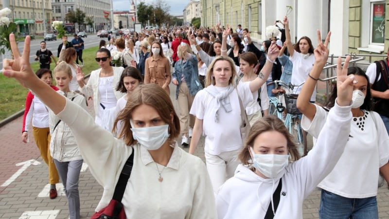 A treia noapte de proteste la Minsk, peste 5 mii de rețineri din 9 august (VIDEO)