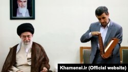 کاظمیان:شاید بزرگترین پرسش مرتبط با مناسبات رهبری نظام و احمدی‌نژاد، ادامه حضور رییس‌جمهور پیشین در مجمع تشخیص مصلحت نظام باشد. 